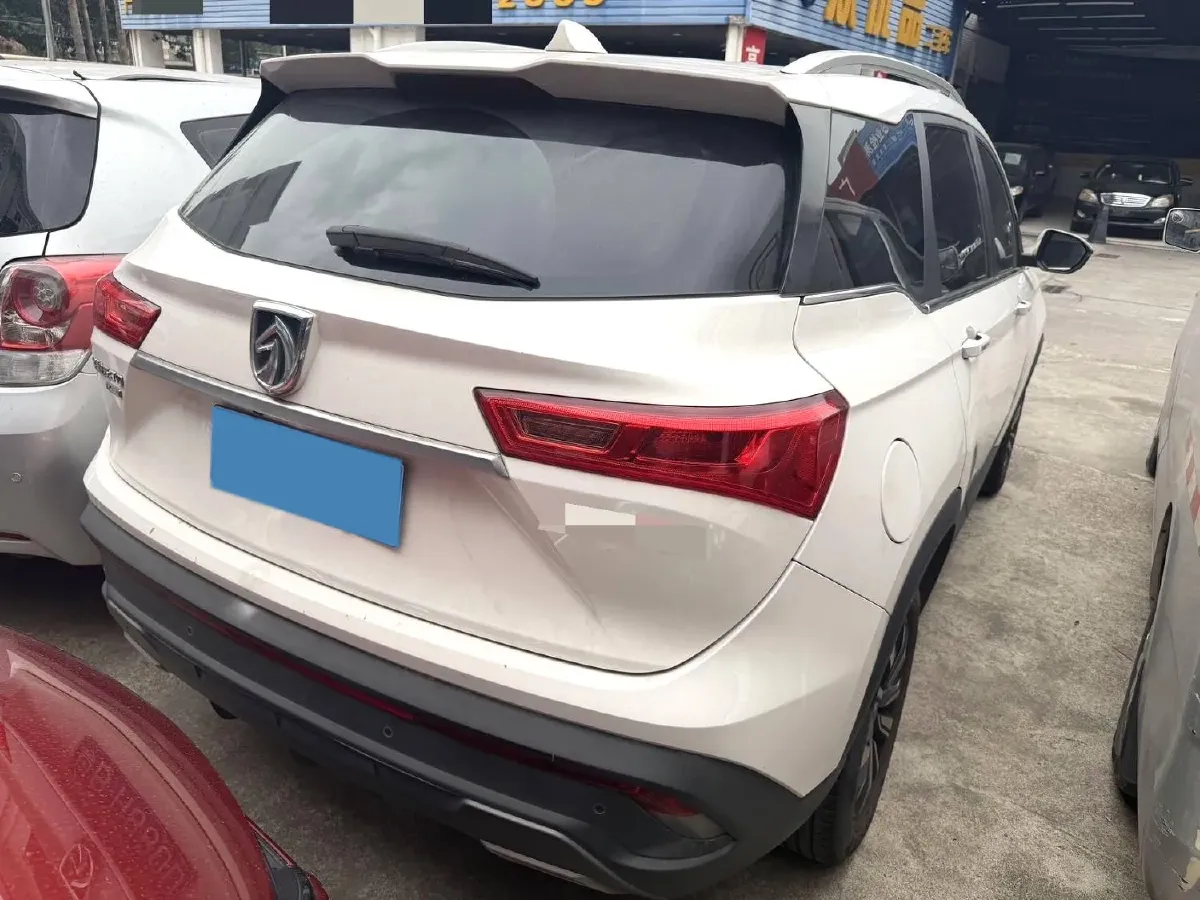 2018 BaoJun 530 1.5T 150HP L4 6DCT,autocango,china used car exporter,china ev exporter,chinese used car exporter,chinese used ev exporter