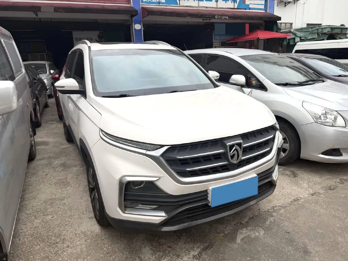 2018 BaoJun 530 1.5T 150HP L4 6DCT,autocango,china used car exporter,china ev exporter,chinese used car exporter,chinese used ev exporter
