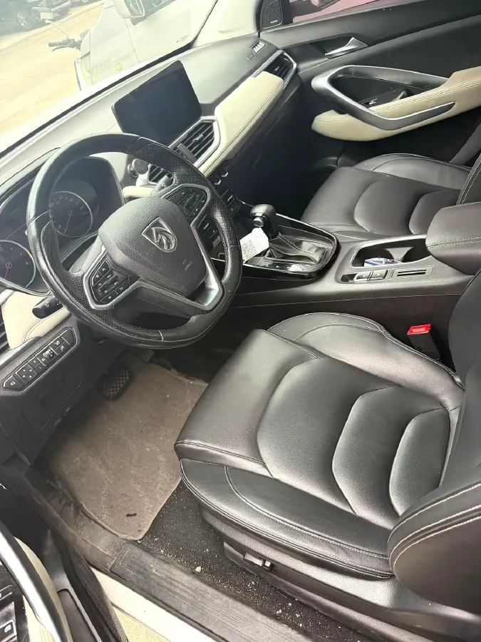 2018 BaoJun 530 1.5T 150HP L4 6DCT,autocango,china used car exporter,china ev exporter,chinese used car exporter,chinese used ev exporter