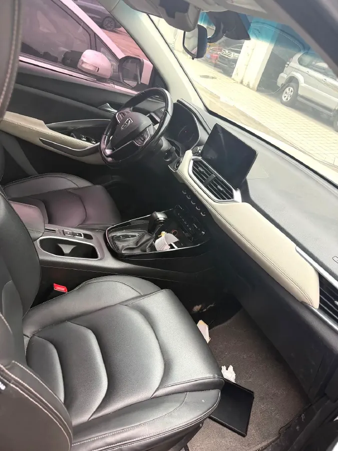 2018 BaoJun 530 1.5T 150HP L4 6DCT,autocango,china used car exporter,china ev exporter,chinese used car exporter,chinese used ev exporter