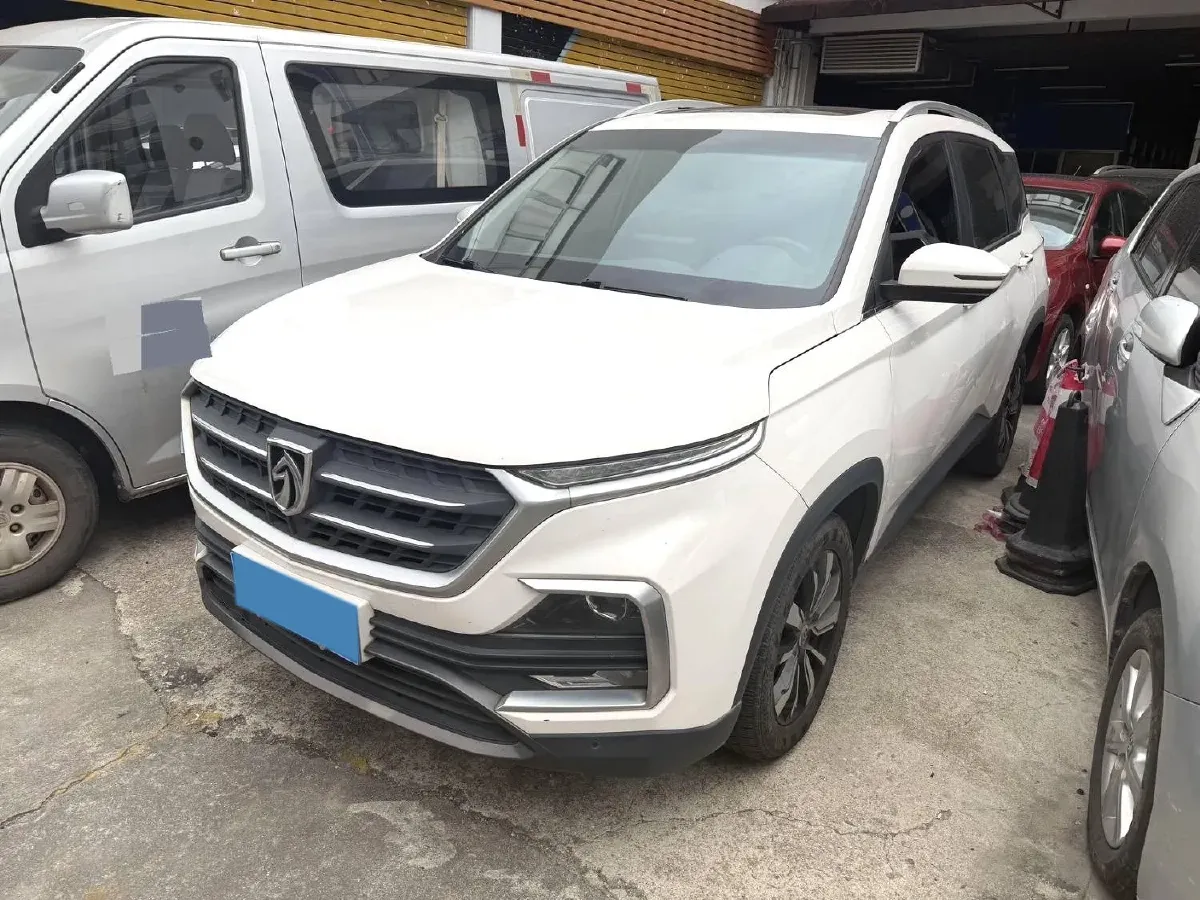 2018 BaoJun 530 1.5T 150HP L4 6DCT,autocango,china used car exporter,china ev exporter,chinese used car exporter,chinese used ev exporter