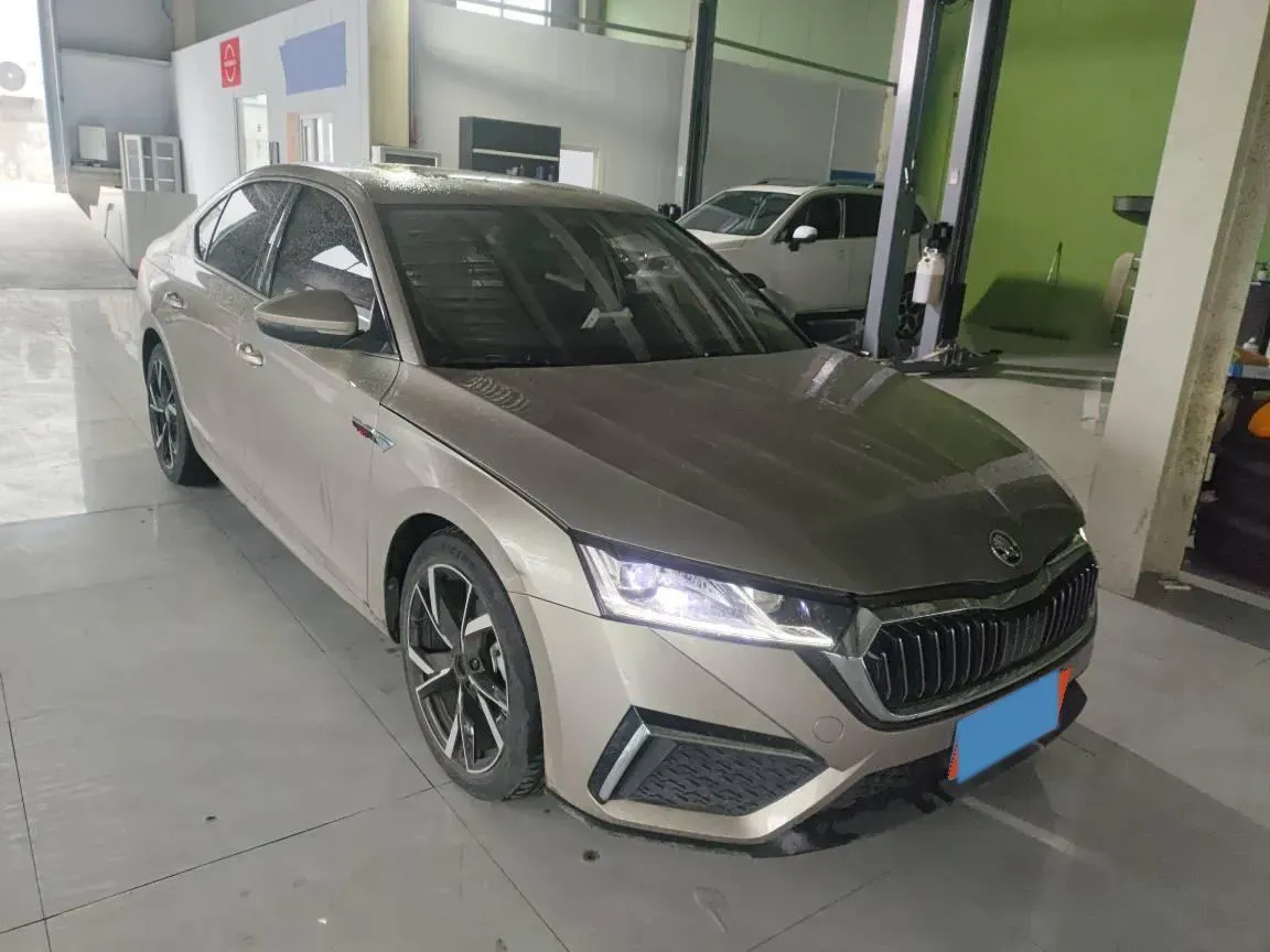 2022 Skoda Octavia 1.4T 150HP L4 7DCT,autocango,china used car exporter,china ev exporter,chinese used car exporter,chinese used ev exporter