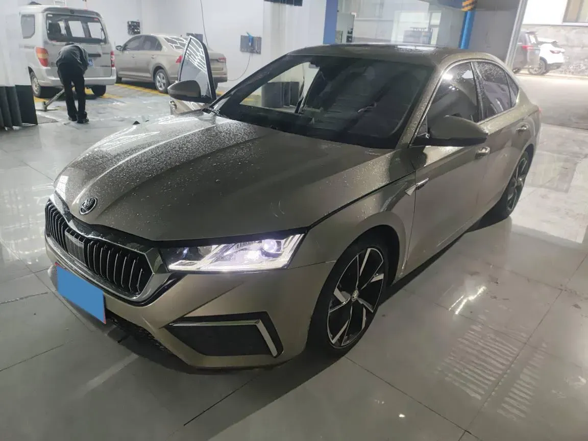 2022 Skoda Octavia 1.4T 150HP L4 7DCT,autocango,china used car exporter,china ev exporter,chinese used car exporter,chinese used ev exporter