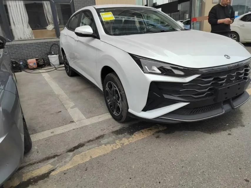 2025 DongFeng Aeolus YiXuan 1.5L 125HP L4 6DCT,autocango,china used car exporter,china ev exporter,chinese used car exporter,chinese used ev exporter