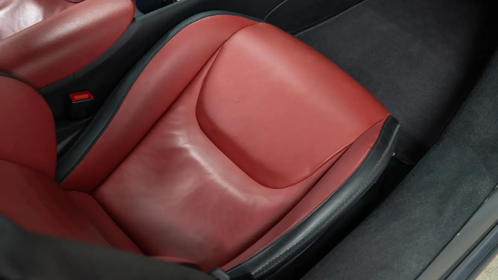 2023 McLaren Artura 3.0T 585HP V6 8DCT PHEV 7.4KWH,autocango,china used car exporter,china ev exporter,chinese used car exporter,chinese used ev exporter