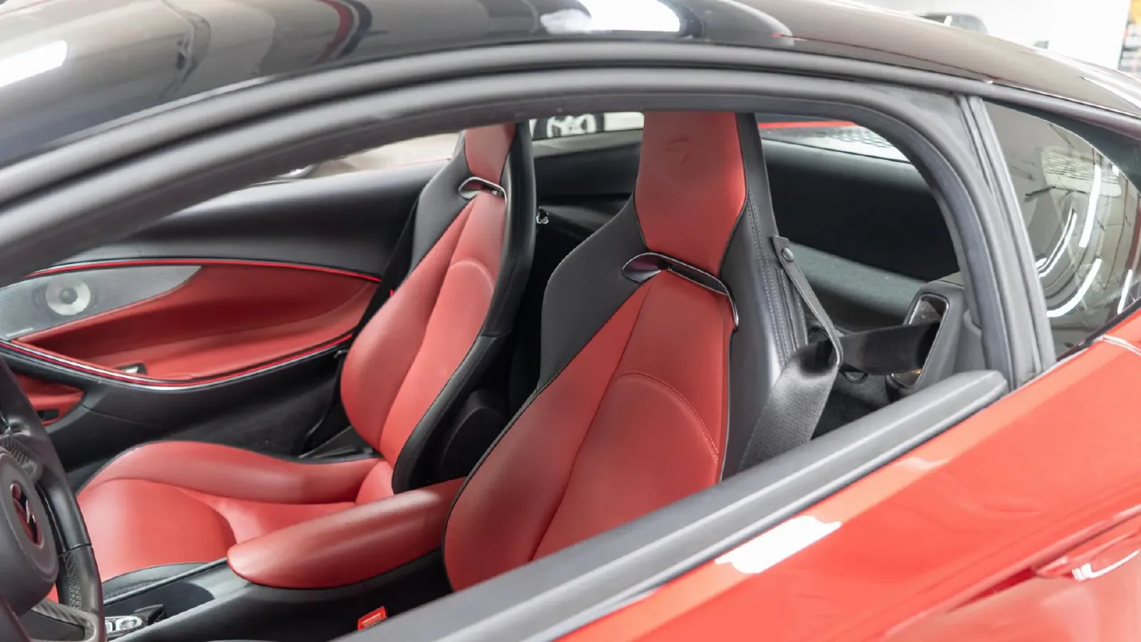 2023 McLaren Artura 3.0T 585HP V6 8DCT PHEV 7.4KWH,autocango,china used car exporter,china ev exporter,chinese used car exporter,chinese used ev exporter