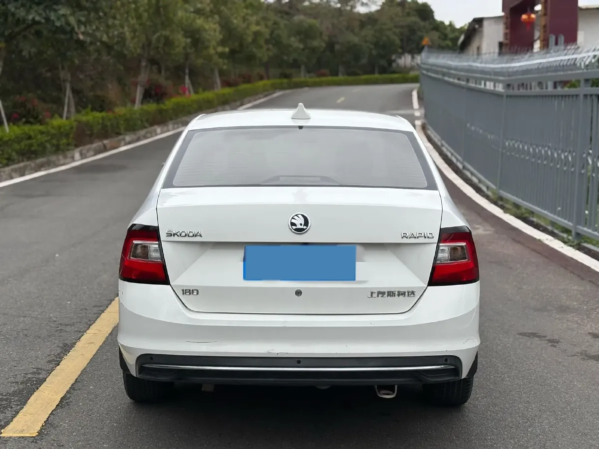 2018 Skoda Rapid 1.6L 110HP L4 6AT,autocango,china used car exporter,china ev exporter,chinese used car exporter,chinese used ev exporter