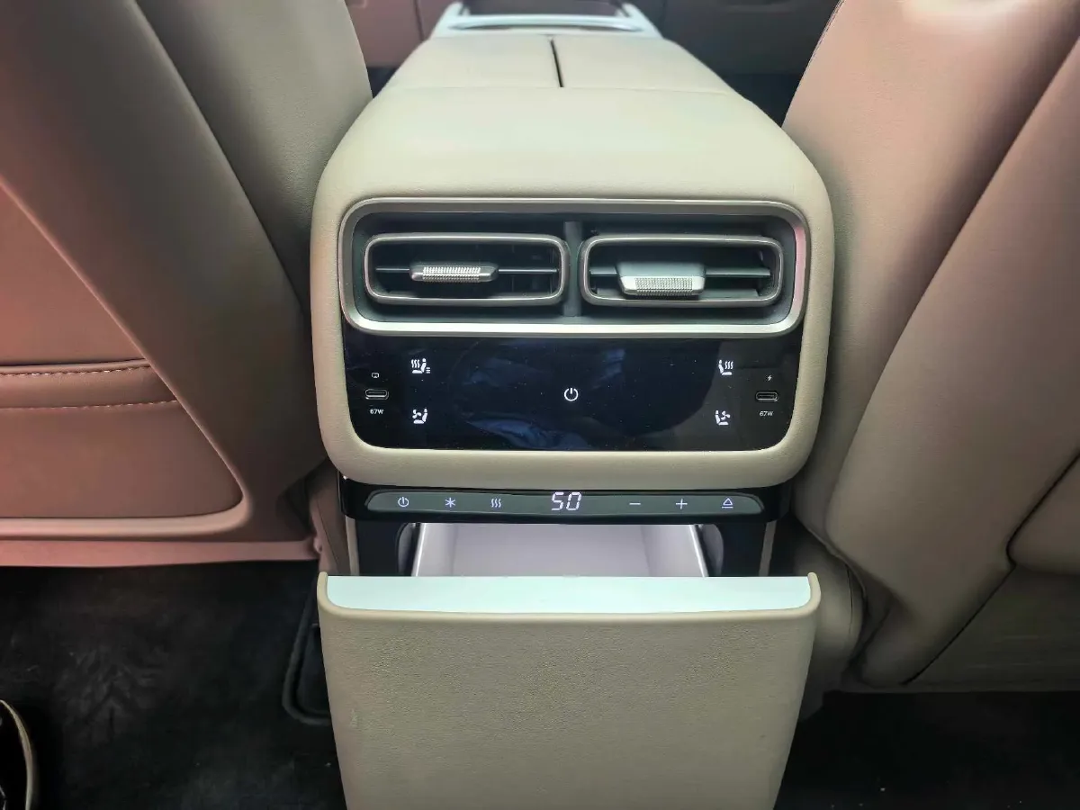 2025 Li i6 BEV,autocango,china used car exporter,china ev exporter,chinese used car exporter,chinese used ev exporter