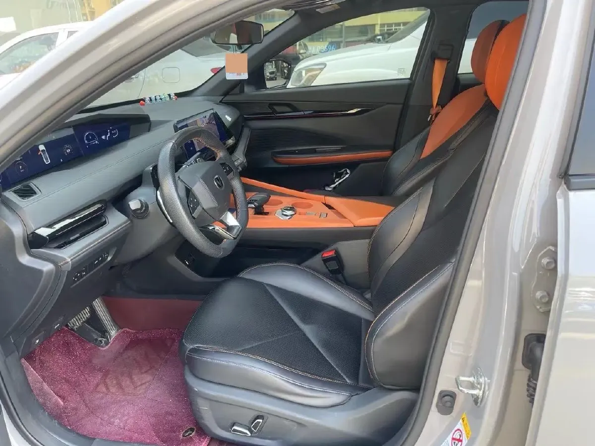 2022 ChangAn UNI-V 1.5T 188HP L4 7DCT,autocango,china used car exporter,china ev exporter,chinese used car exporter,chinese used ev exporter