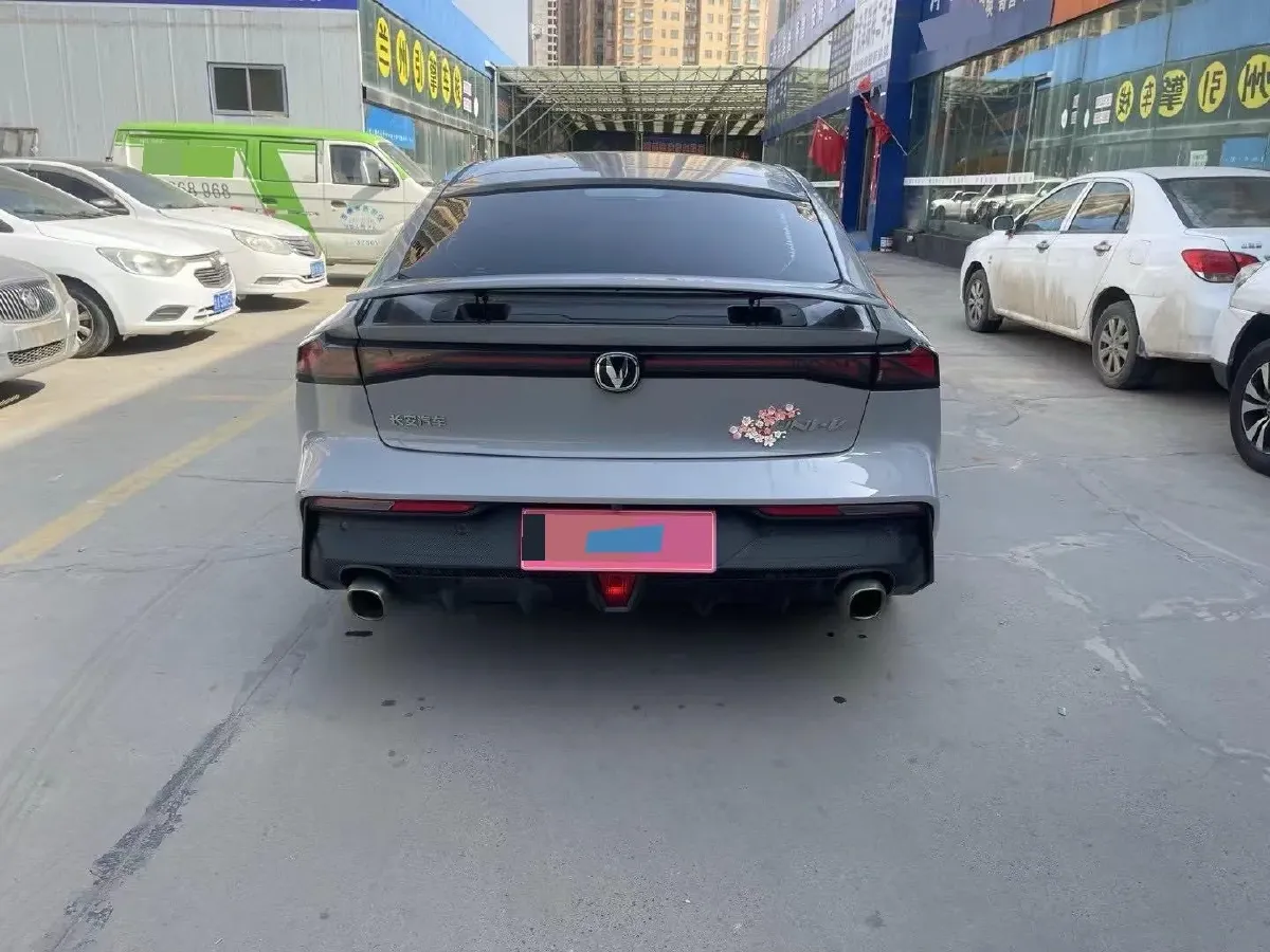 2022 ChangAn UNI-V 1.5T 188HP L4 7DCT,autocango,china used car exporter,china ev exporter,chinese used car exporter,chinese used ev exporter