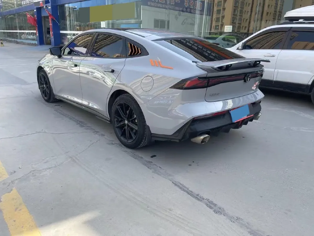 2022 ChangAn UNI-V 1.5T 188HP L4 7DCT,autocango,china used car exporter,china ev exporter,chinese used car exporter,chinese used ev exporter