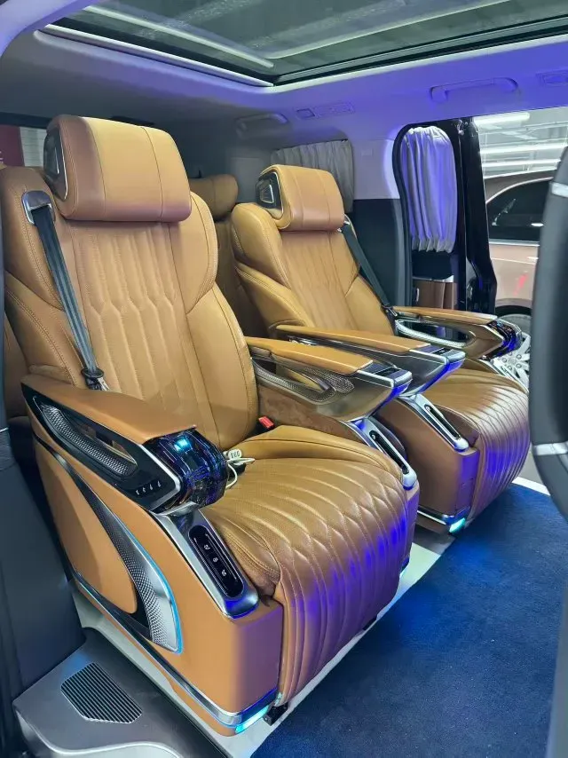 2023 HongQi HQ9 2.0T 252HP L4 8AT,autocango,china used car exporter,china ev exporter,chinese used car exporter,chinese used ev exporter