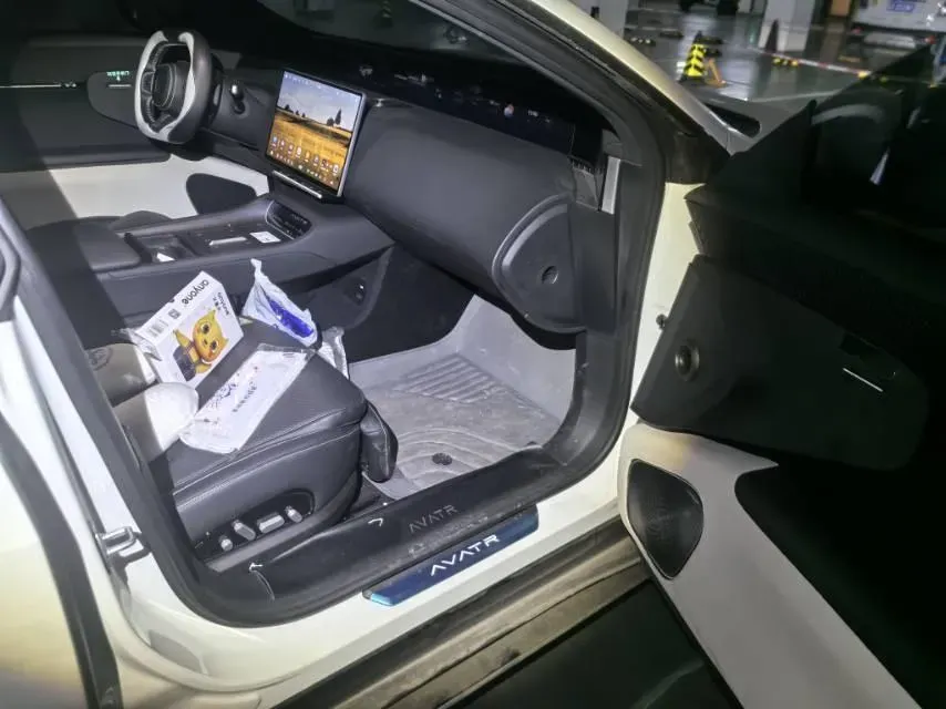 2025 Avatr 12 BEV 94.53KWH,autocango,china used car exporter,china ev exporter,chinese used car exporter,chinese used ev exporter