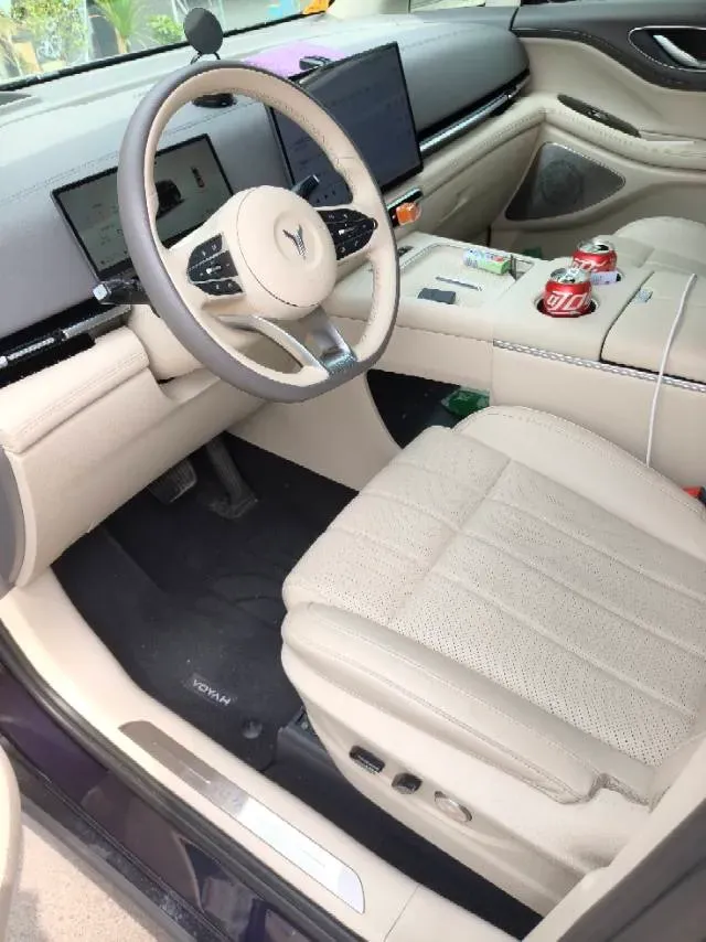 2025 Voyah Dream 1.5T 150HP L4 PHEV 41.7KWH,autocango,china used car exporter,china ev exporter,chinese used car exporter,chinese used ev exporter