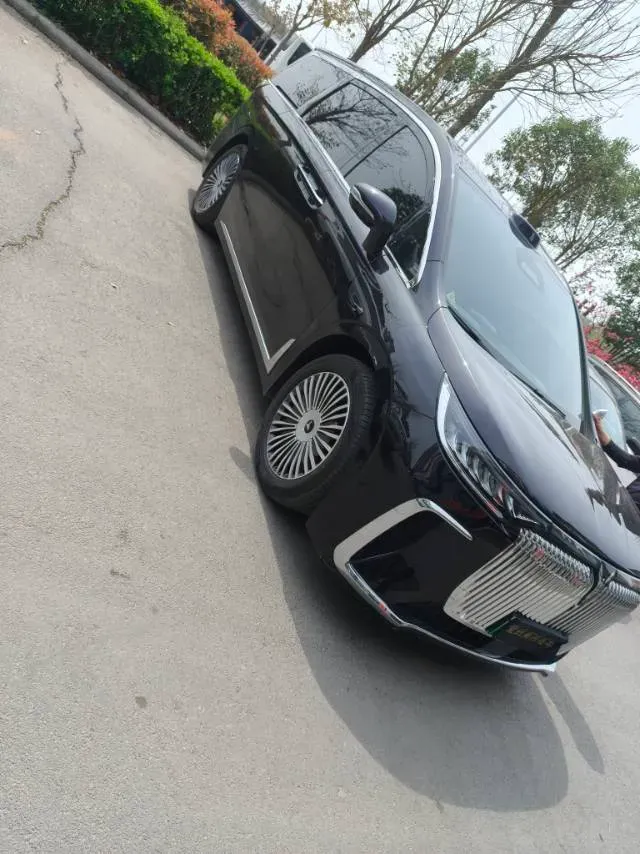 2025 Voyah Dream 1.5T 150HP L4 PHEV 41.7KWH,autocango,china used car exporter,china ev exporter,chinese used car exporter,chinese used ev exporter