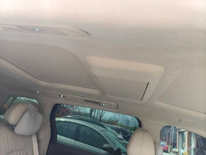 2025 Voyah Dream 1.5T 150HP L4 PHEV 41.7KWH,autocango,china used car exporter,china ev exporter,chinese used car exporter,chinese used ev exporter