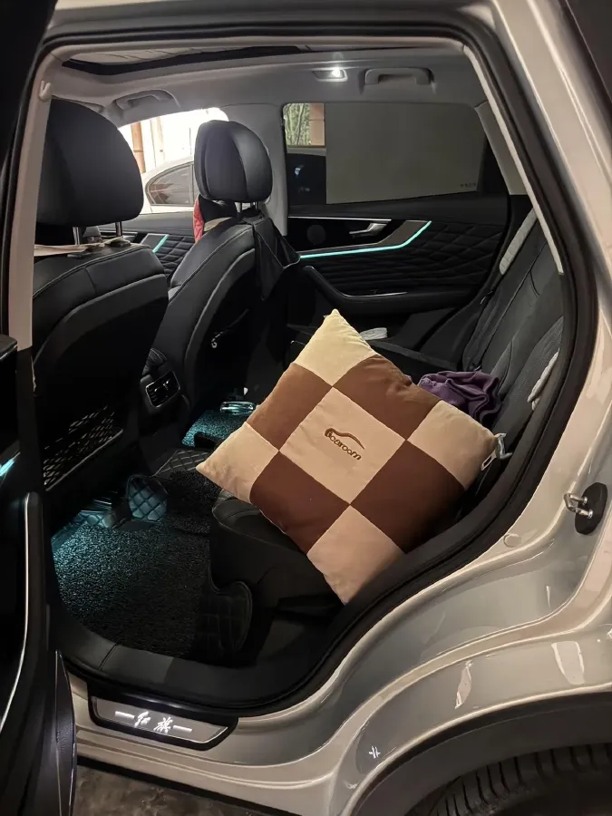 2019 HongQi HS5 2.0T 224HP L4 6AT,autocango,china used car exporter,china ev exporter,chinese used car exporter,chinese used ev exporter