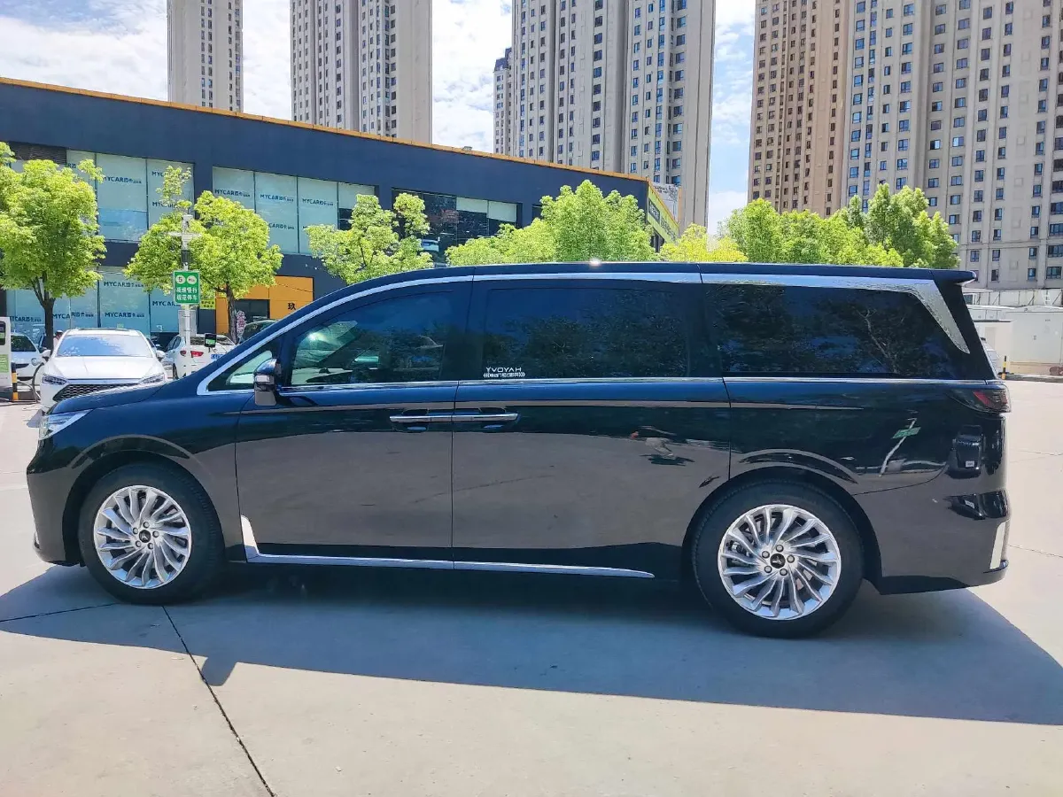 2022 Voyah Dream 1.5T 136HP L4 PHEV 25.57KWH,autocango,china used car exporter,china ev exporter,chinese used car exporter,chinese used ev exporter