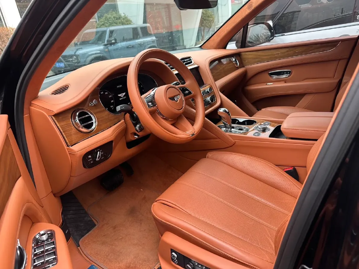2022 Bentley Bentayga 4.0T 550HP V8 8AT,autocango,china used car exporter,china ev exporter,chinese used car exporter,chinese used ev exporter
