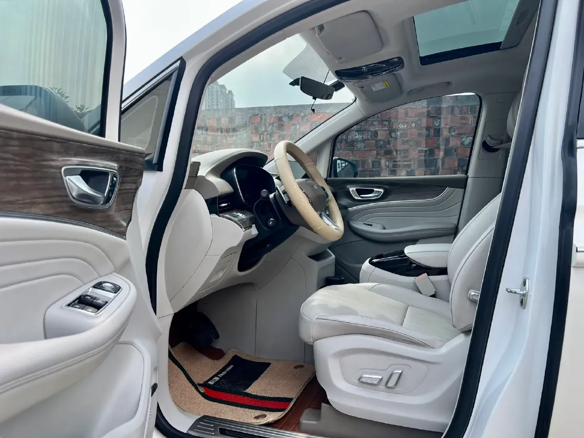 2023 Roewe iMAX8 2.0T 234HP L4 8AT,autocango,china used car exporter,china ev exporter,chinese used car exporter,chinese used ev exporter