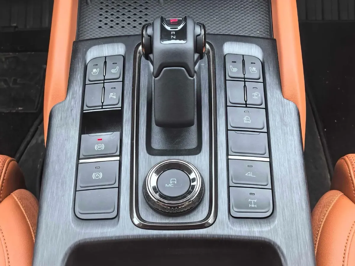 2024 Haval H9 2.0T 224HP L4 8AT,autocango,china used car exporter,china ev exporter,chinese used car exporter,chinese used ev exporter