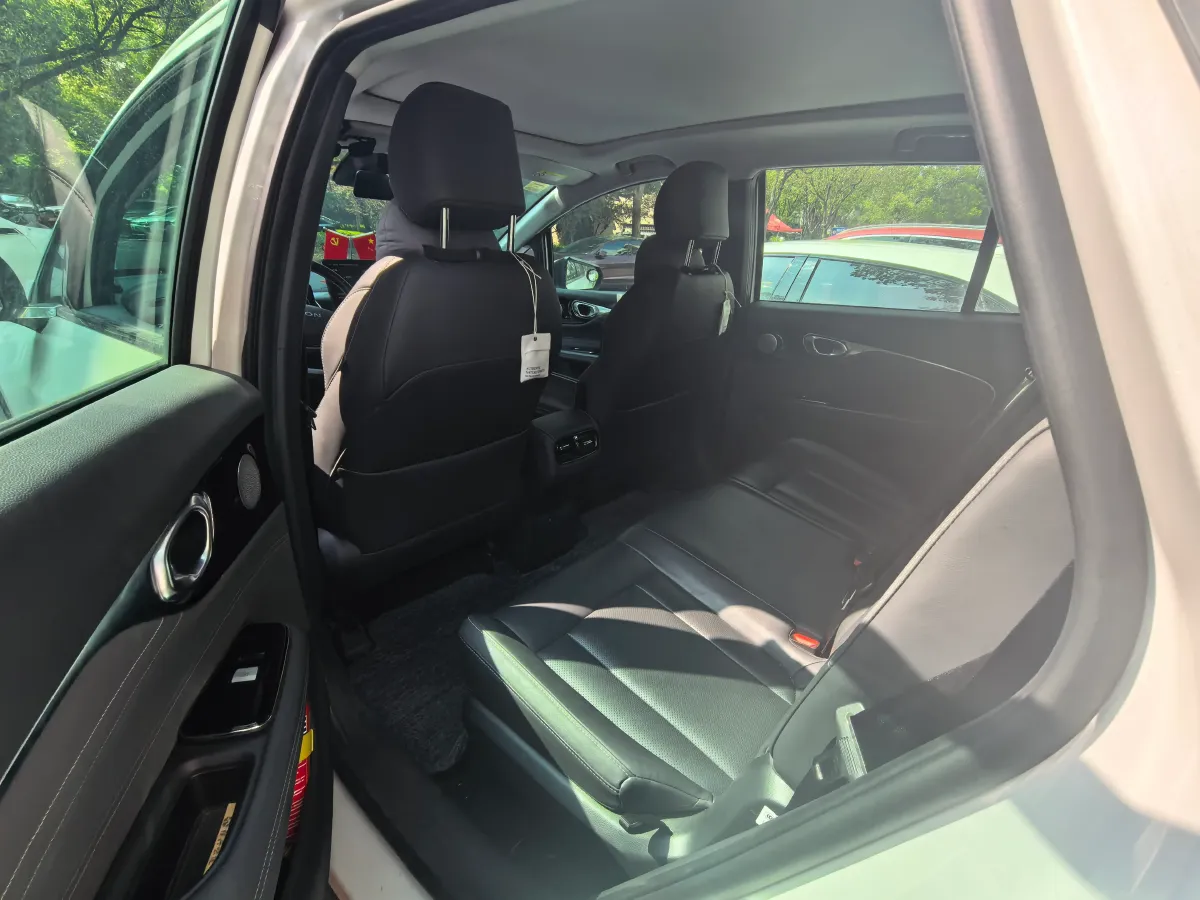 2024 Chevrolet EquinoxPlus 1.5T 180HP L4 2DHT PHEV 24.4KWH,autocango,china used car exporter,china ev exporter,chinese used car exporter,chinese used ev exporter