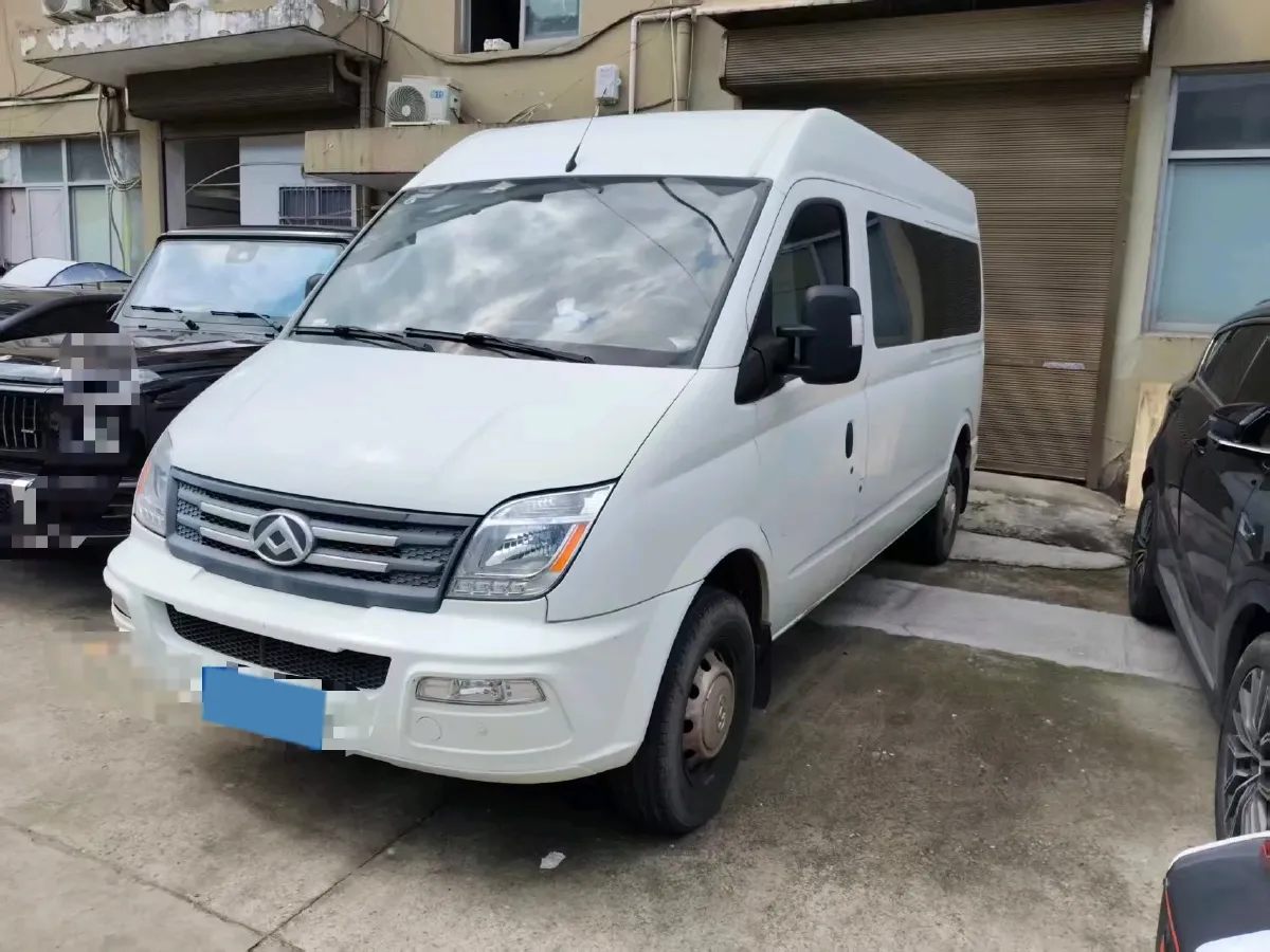 2023 MAXUS XinTu V80 2.0T 127HP L4 6MT,autocango,china used car exporter,china ev exporter,chinese used car exporter,chinese used ev exporter