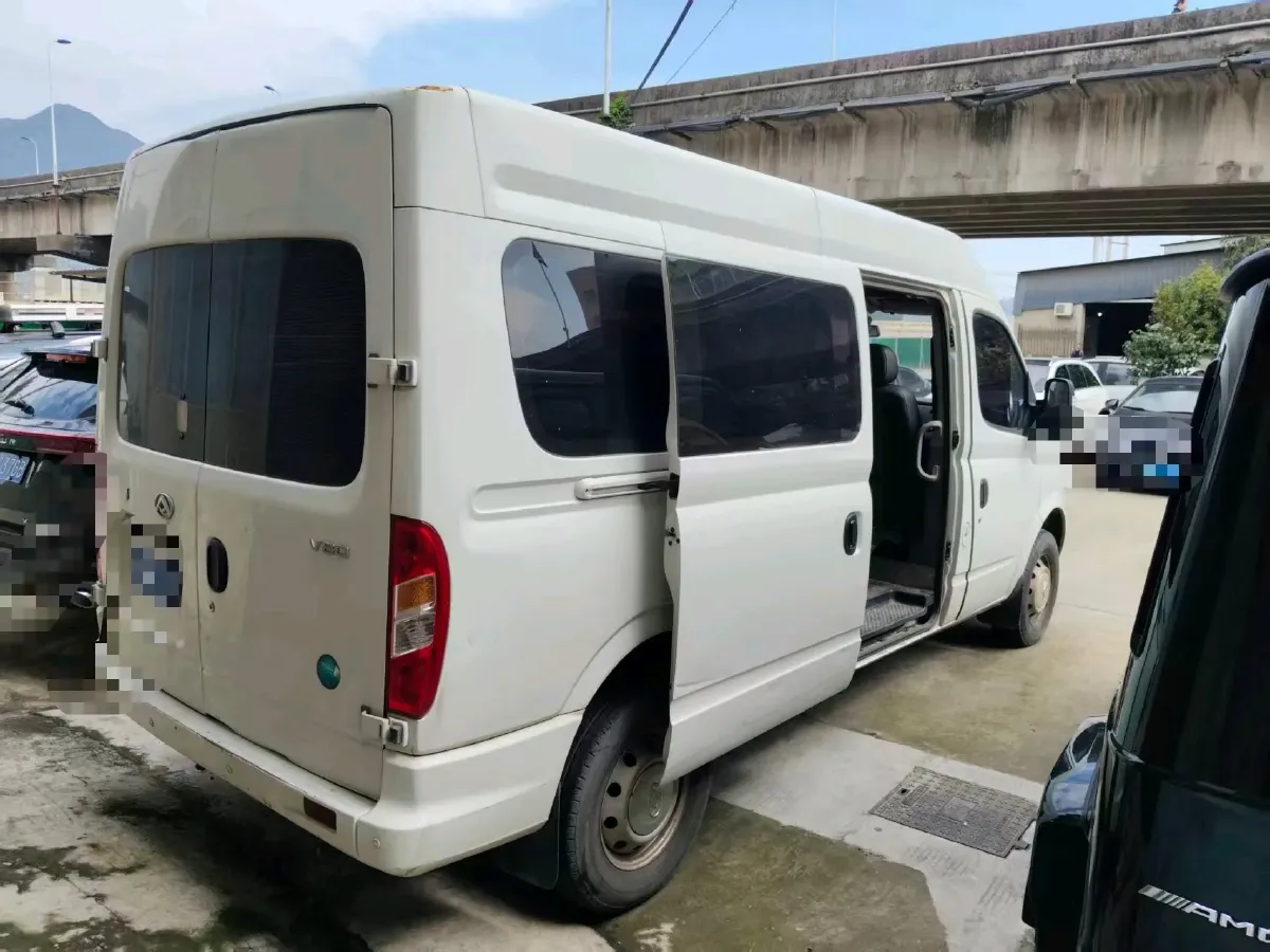 2023 MAXUS XinTu V80 2.0T 127HP L4 6MT,autocango,china used car exporter,china ev exporter,chinese used car exporter,chinese used ev exporter