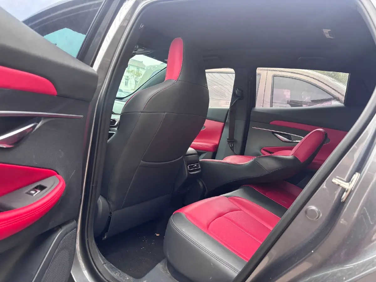 2021 ChangAn UNI-T 1.5T 180HP L4 7DCT,autocango,china used car exporter,china ev exporter,chinese used car exporter,chinese used ev exporter