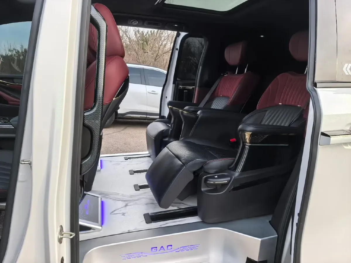 2023 GAC Trumpchi M8 2.0T 252HP L4 8AT,autocango,china used car exporter,china ev exporter,chinese used car exporter,chinese used ev exporter