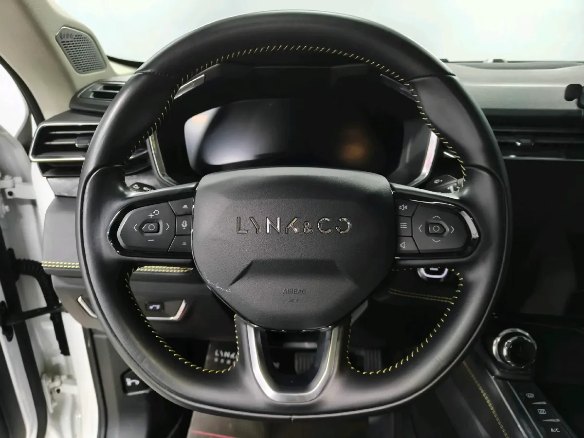 2022 LYNK&CO 05 2.0T 254HP L4 8AT,autocango,china used car exporter,china ev exporter,chinese used car exporter,chinese used ev exporter