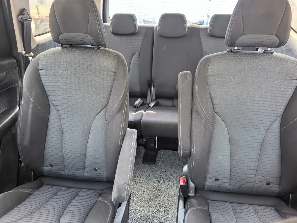 2019 BaoJun 730 1.5L 105HP L4 6MT,autocango,china used car exporter,china ev exporter,chinese used car exporter,chinese used ev exporter