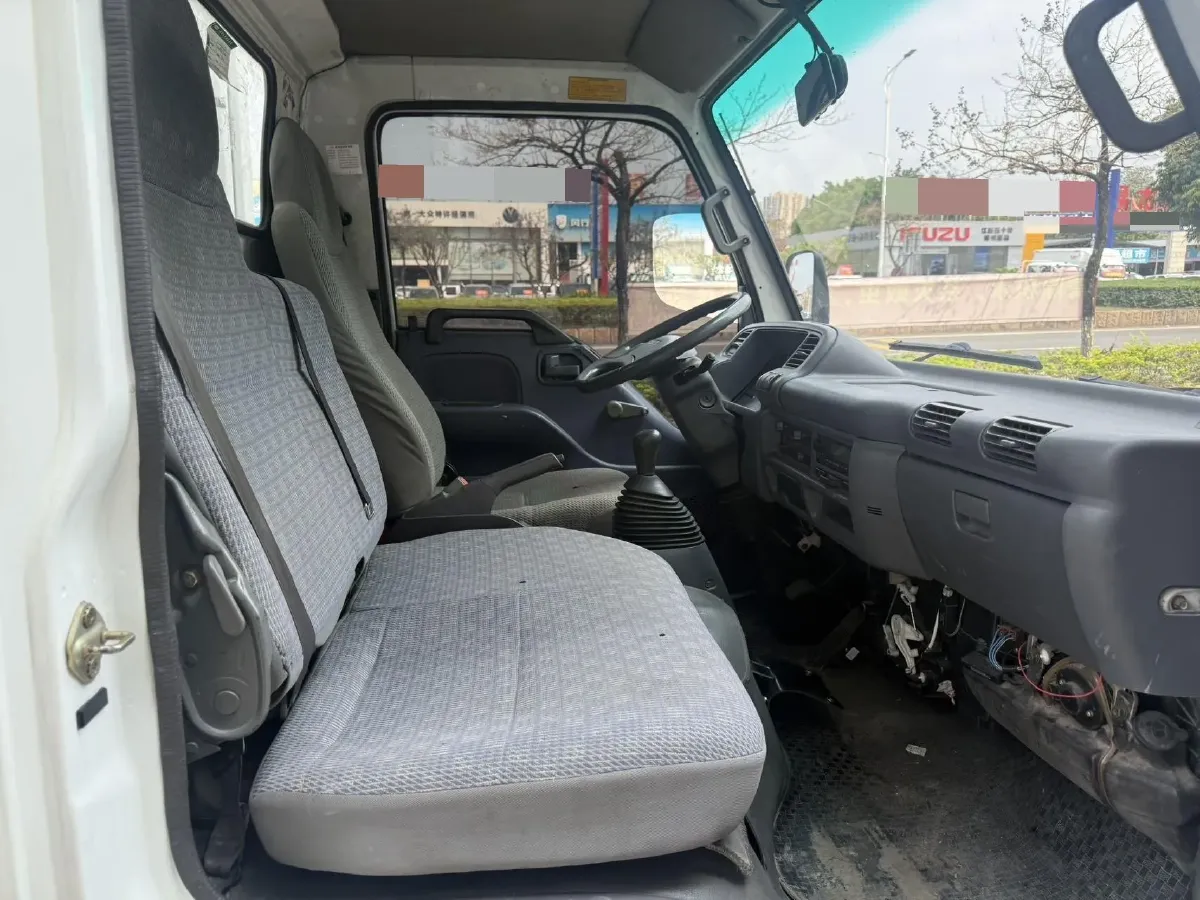 2016 Qoros 3 1.6L 126HP L4 6MT,autocango,china used car exporter,china ev exporter,chinese used car exporter,chinese used ev exporter