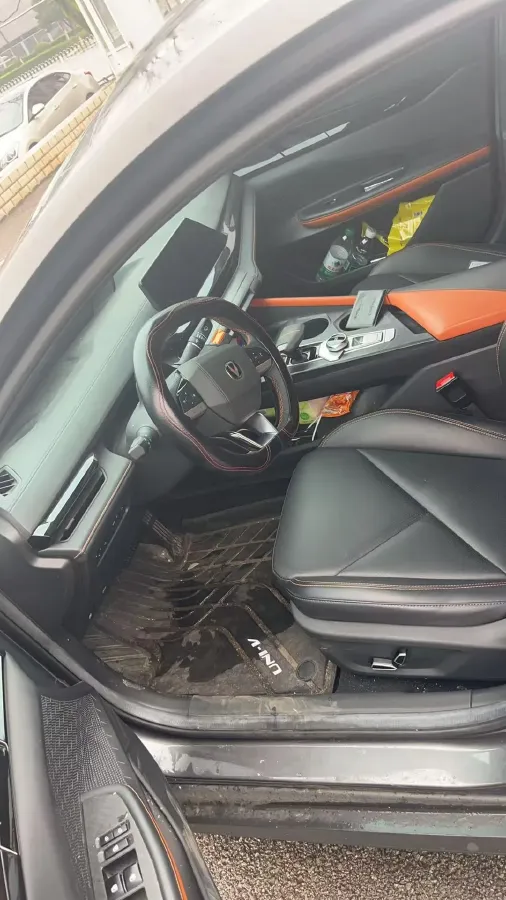 2022 ChangAn UNI-V 1.5T 188HP L4 7DCT,autocango,china used car exporter,china ev exporter,chinese used car exporter,chinese used ev exporter