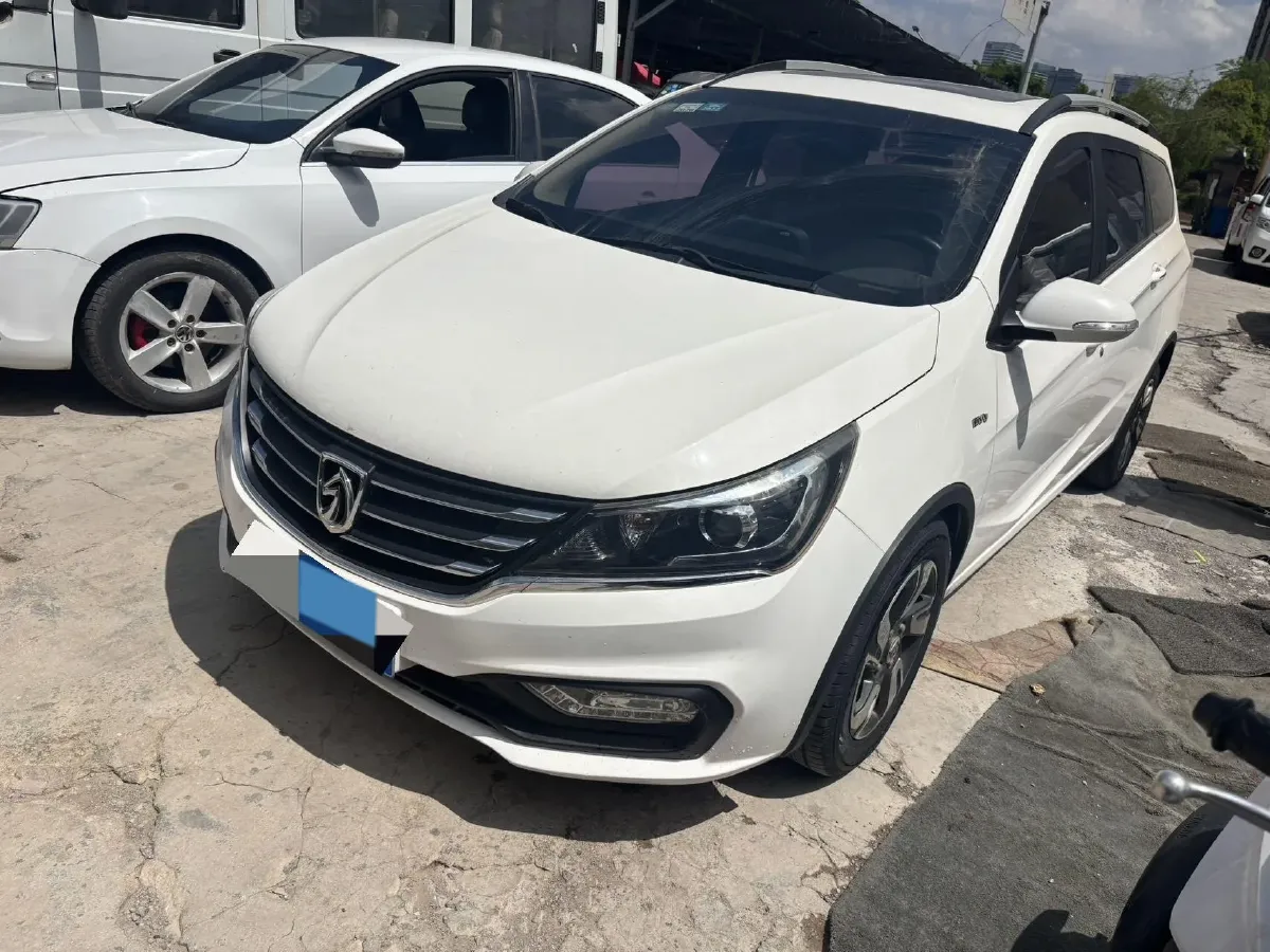 2017 BaoJun 310W 1.5L 112HP L4 6MT,autocango,china used car exporter,china ev exporter,chinese used car exporter,chinese used ev exporter