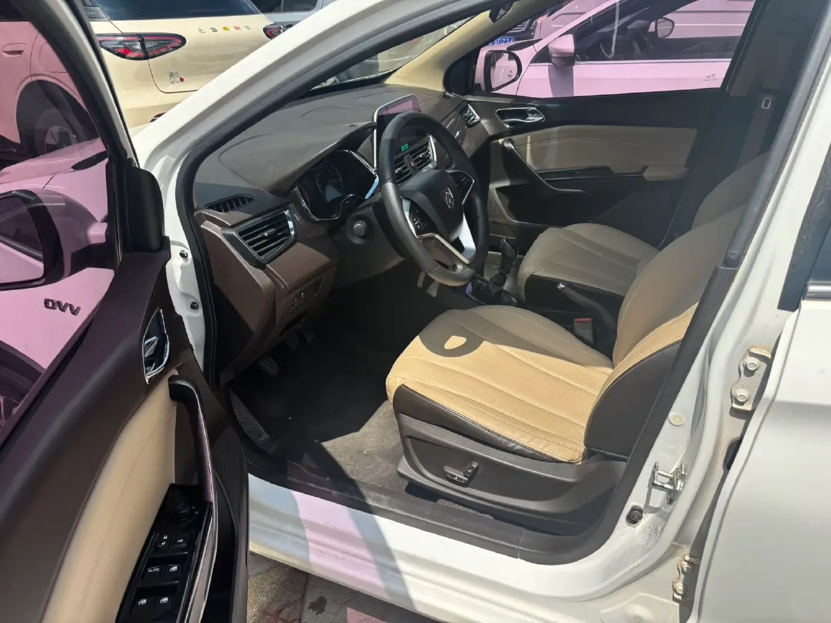 2017 BaoJun 310W 1.5L 112HP L4 6MT,autocango,china used car exporter,china ev exporter,chinese used car exporter,chinese used ev exporter