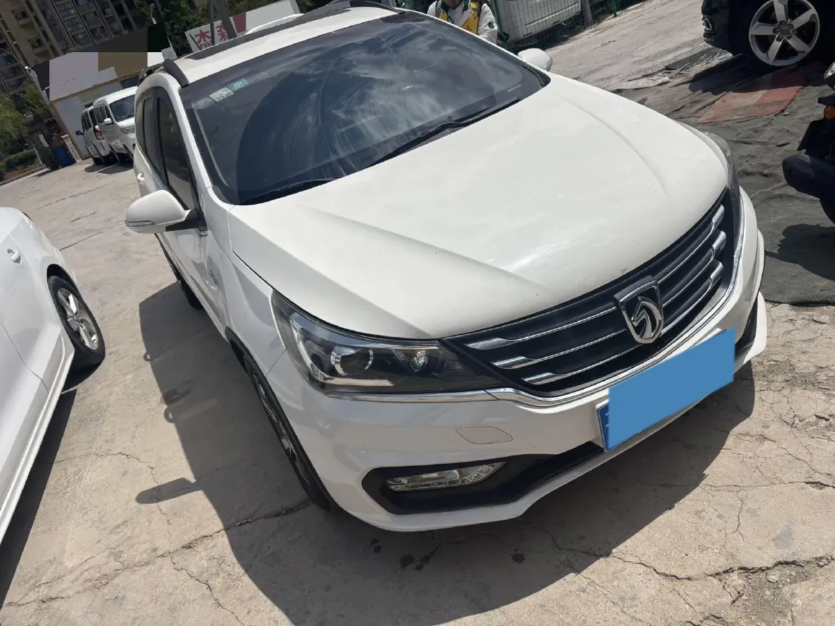 2017 BaoJun 310W 1.5L 112HP L4 6MT,autocango,china used car exporter,china ev exporter,chinese used car exporter,chinese used ev exporter