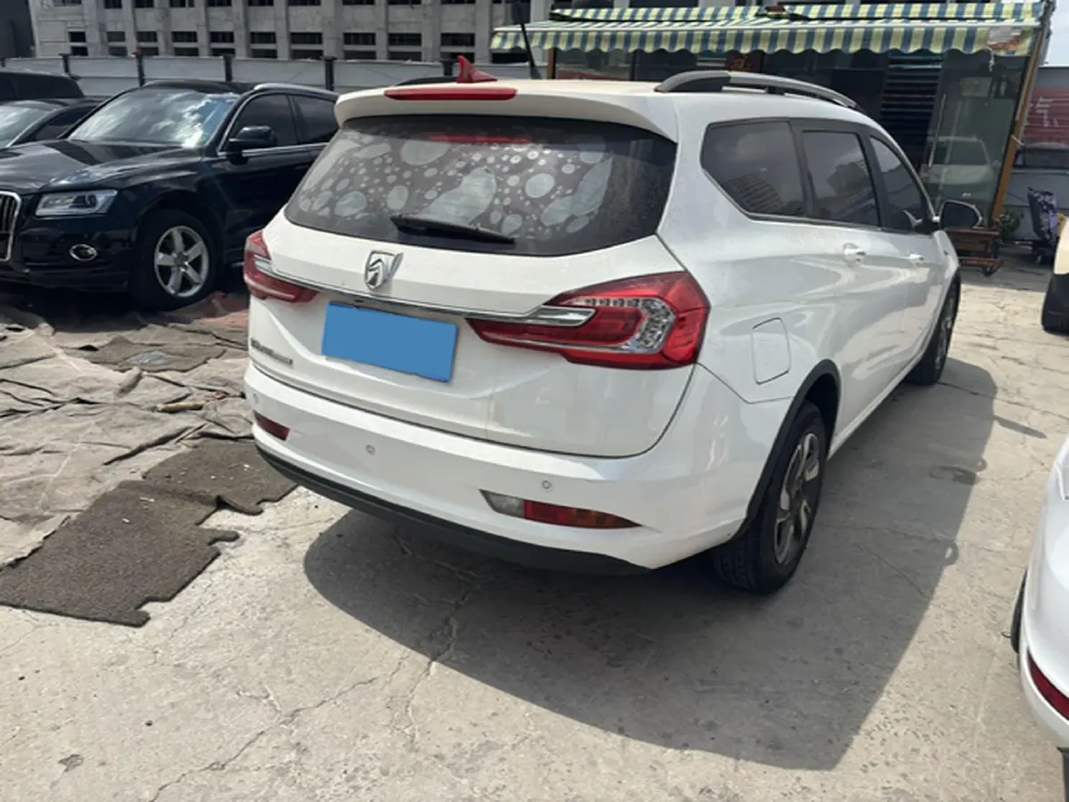 2017 BaoJun 310W 1.5L 112HP L4 6MT,autocango,china used car exporter,china ev exporter,chinese used car exporter,chinese used ev exporter