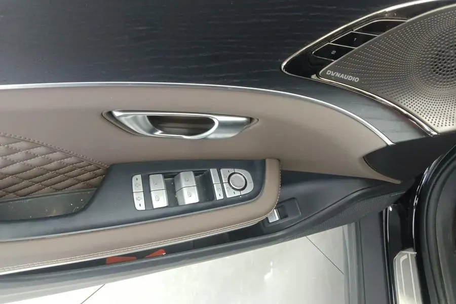 2022 Volkswagen Tiguan L 2.0T 186HP L4 7DCT,autocango,china used car exporter,china ev exporter,chinese used car exporter,chinese used ev exporter