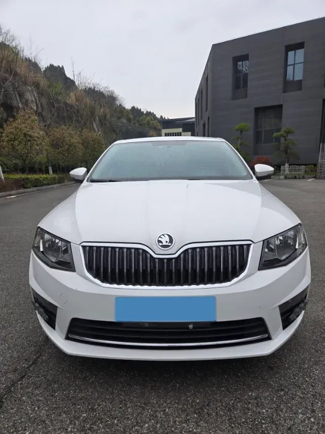 2017 Skoda Octavia 1.6L 110HP L4 6AT,autocango,china used car exporter,china ev exporter,chinese used car exporter,chinese used ev exporter