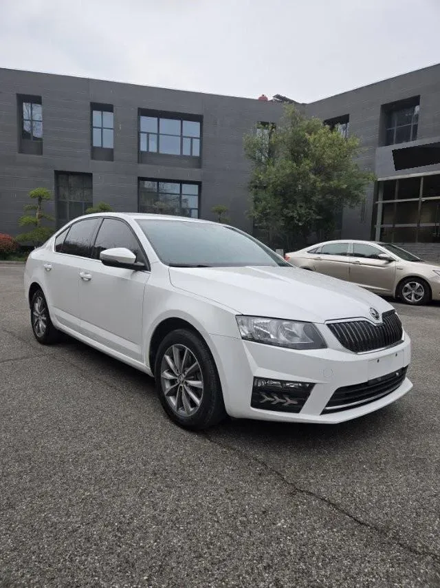 2017 Skoda Octavia 1.6L 110HP L4 6AT,autocango,china used car exporter,china ev exporter,chinese used car exporter,chinese used ev exporter