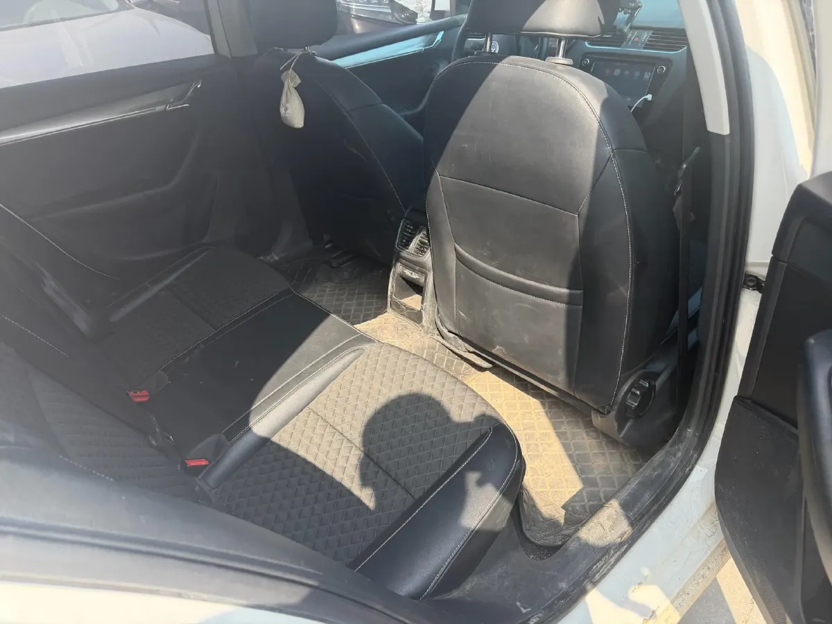 2018 Skoda Octavia 1.2T 116HP L4 7DCT,autocango,china used car exporter,china ev exporter,chinese used car exporter,chinese used ev exporter