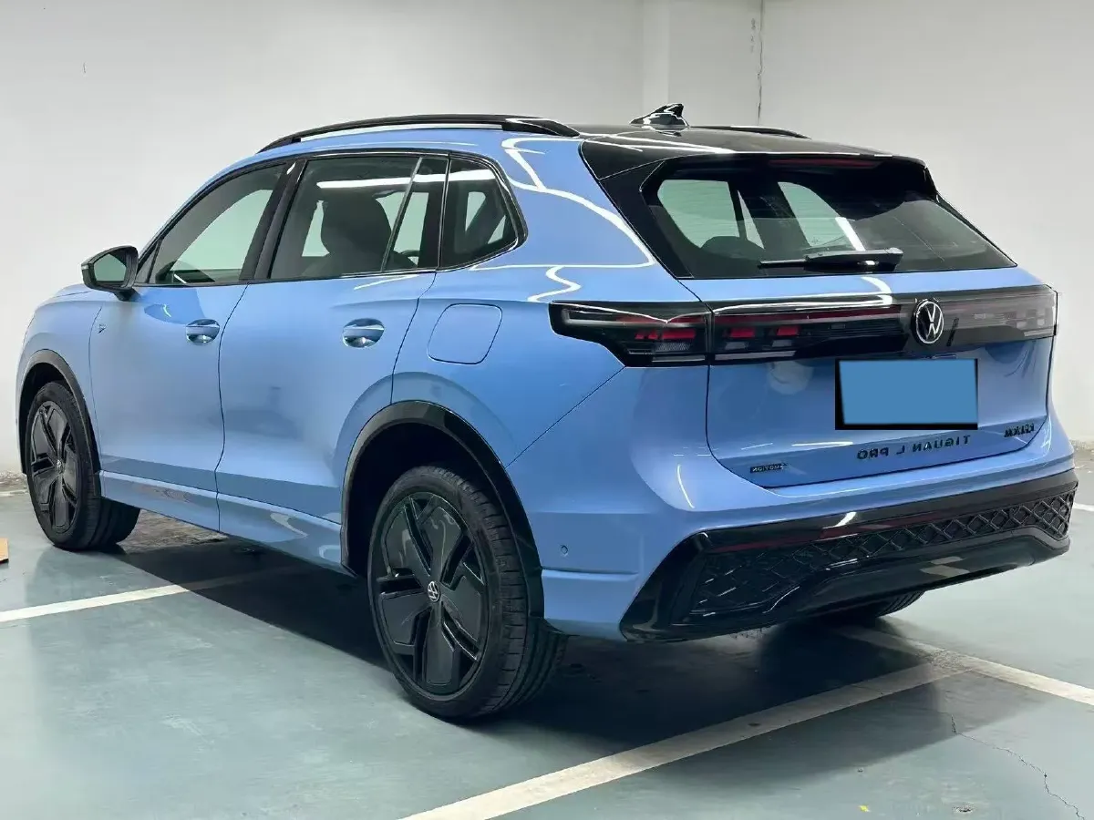 2024 Volkswagen Tiguan L 2.0T 220HP L4 7DCT,autocango,china used car exporter,china ev exporter,chinese used car exporter,chinese used ev exporter
