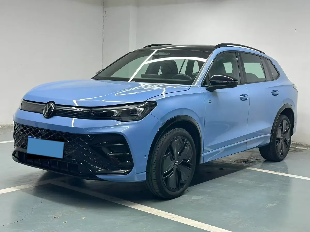 2024 Volkswagen Tiguan L 2.0T 220HP L4 7DCT,autocango,china used car exporter,china ev exporter,chinese used car exporter,chinese used ev exporter