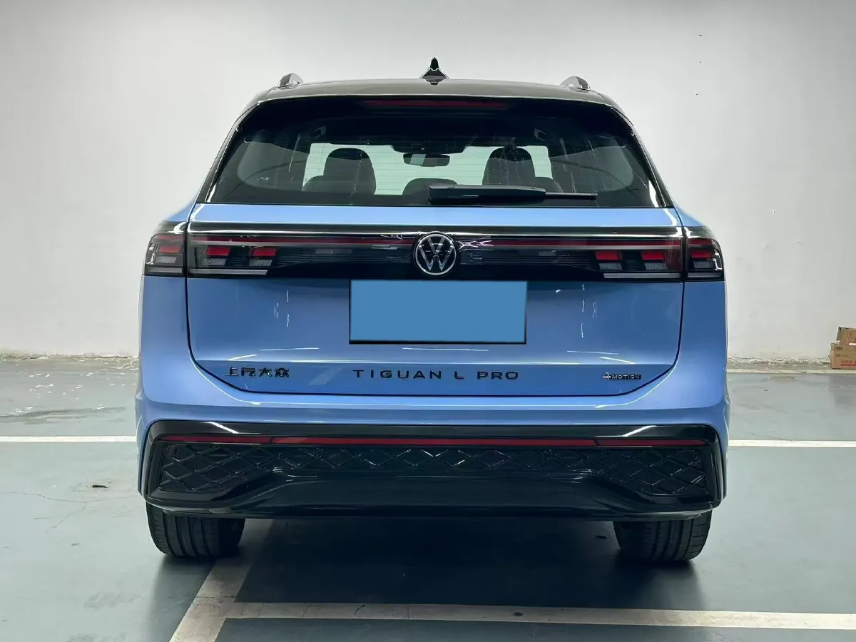 2024 Volkswagen Tiguan L 2.0T 220HP L4 7DCT,autocango,china used car exporter,china ev exporter,chinese used car exporter,chinese used ev exporter