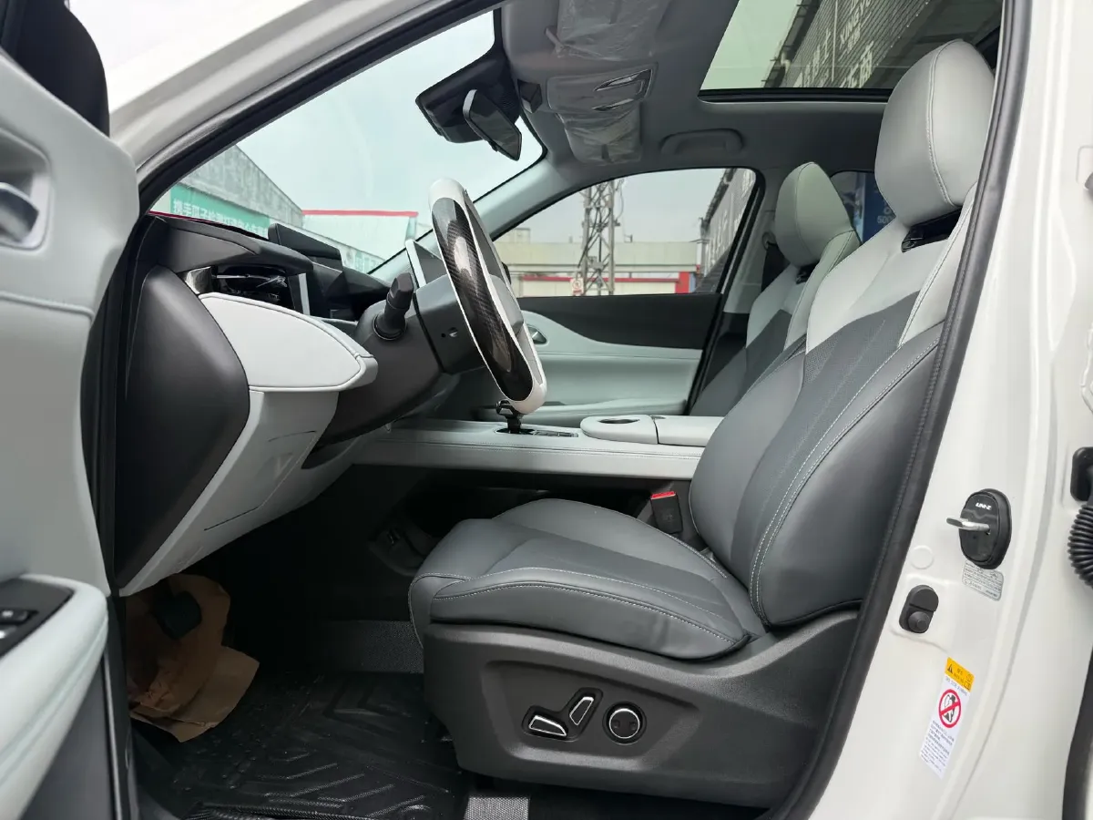 2025 ChangAn UNI-Z 1.5T 188HP L4 7DCT,autocango,china used car exporter,china ev exporter,chinese used car exporter,chinese used ev exporter