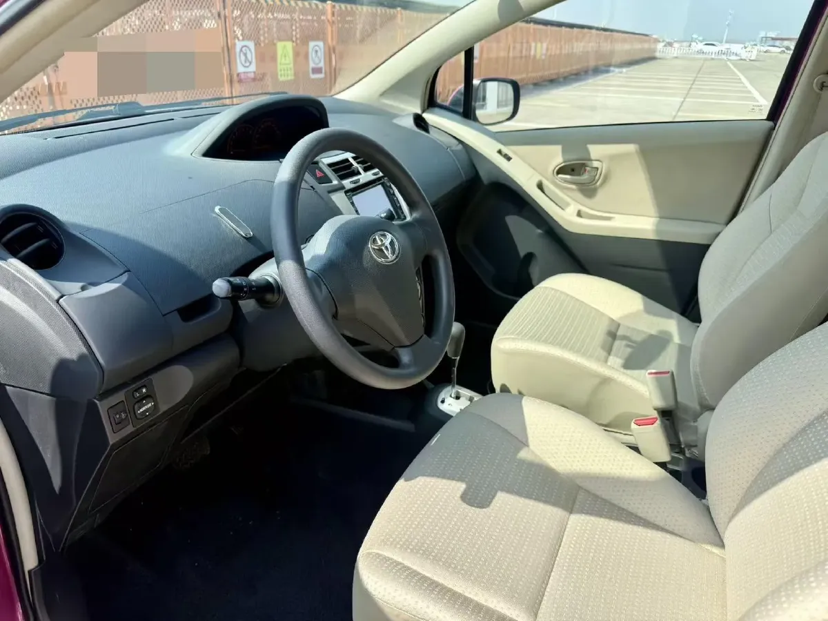2011 Toyota Yaris 1.6L 118HP L4 4AT,autocango,china used car exporter,china ev exporter,chinese used car exporter,chinese used ev exporter