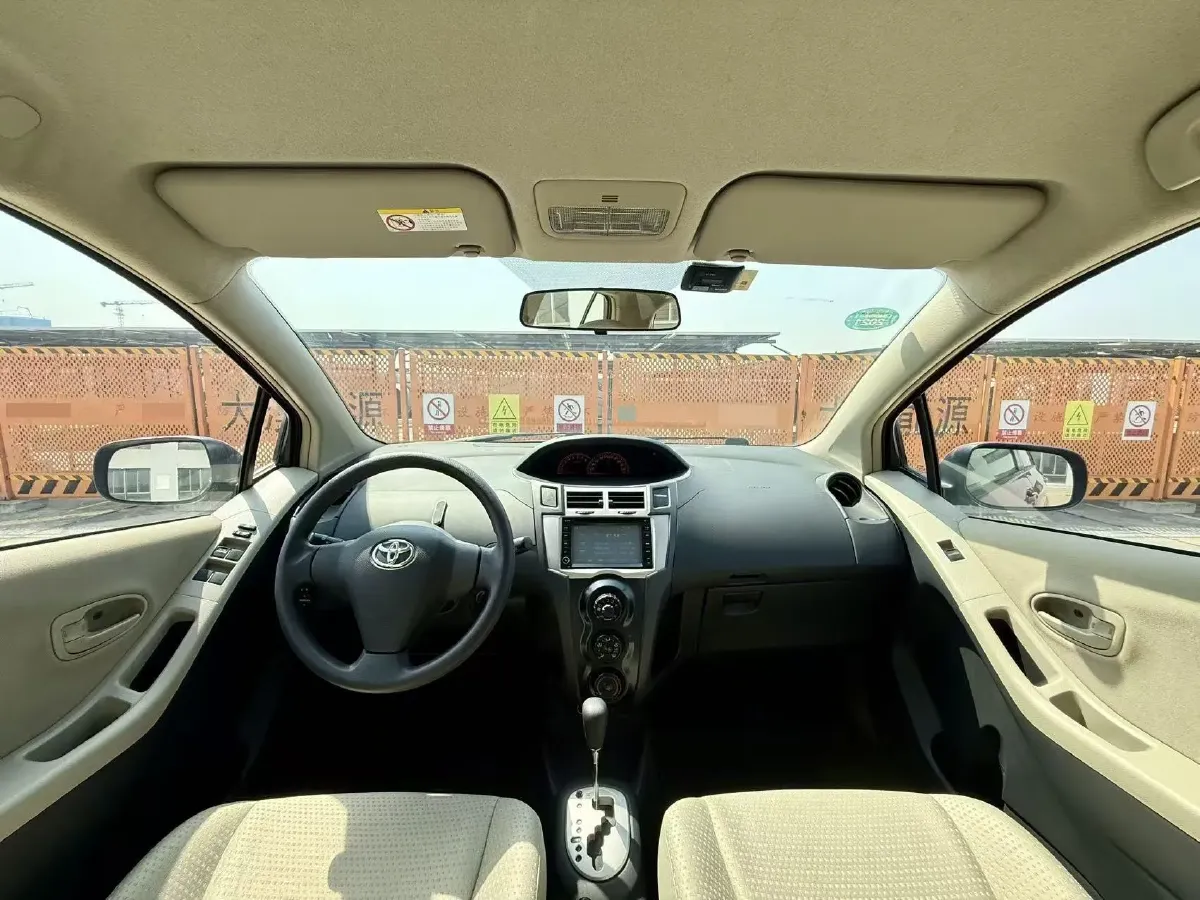 2011 Toyota Yaris 1.6L 118HP L4 4AT,autocango,china used car exporter,china ev exporter,chinese used car exporter,chinese used ev exporter