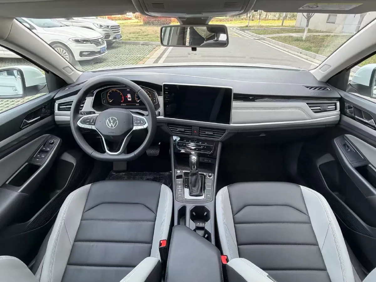 2024 Volkswagen Bora 1.5T 160HP L4 7DCT,autocango,china used car exporter,china ev exporter,chinese used car exporter,chinese used ev exporter