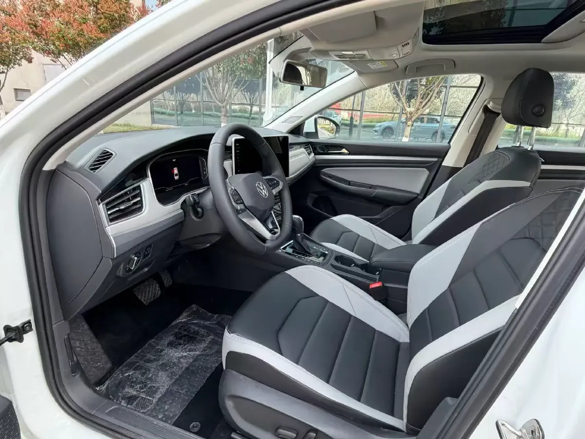 2024 Volkswagen Bora 1.5T 160HP L4 7DCT,autocango,china used car exporter,china ev exporter,chinese used car exporter,chinese used ev exporter